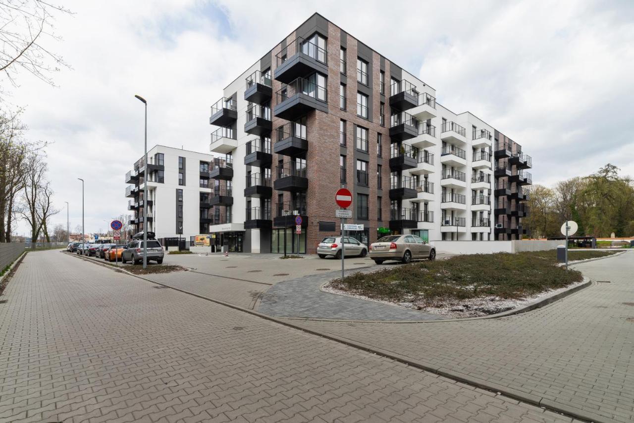 Movie Jacuzzi Apartment At The Main Station By Noclegi Renters Cracovia Esterno foto