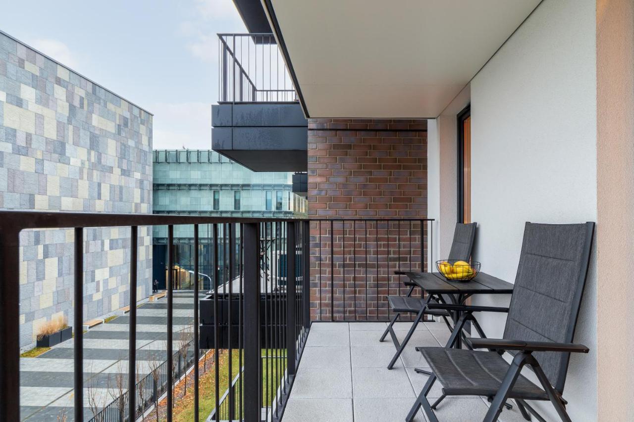 Movie Jacuzzi Apartment At The Main Station By Noclegi Renters Cracovia Esterno foto